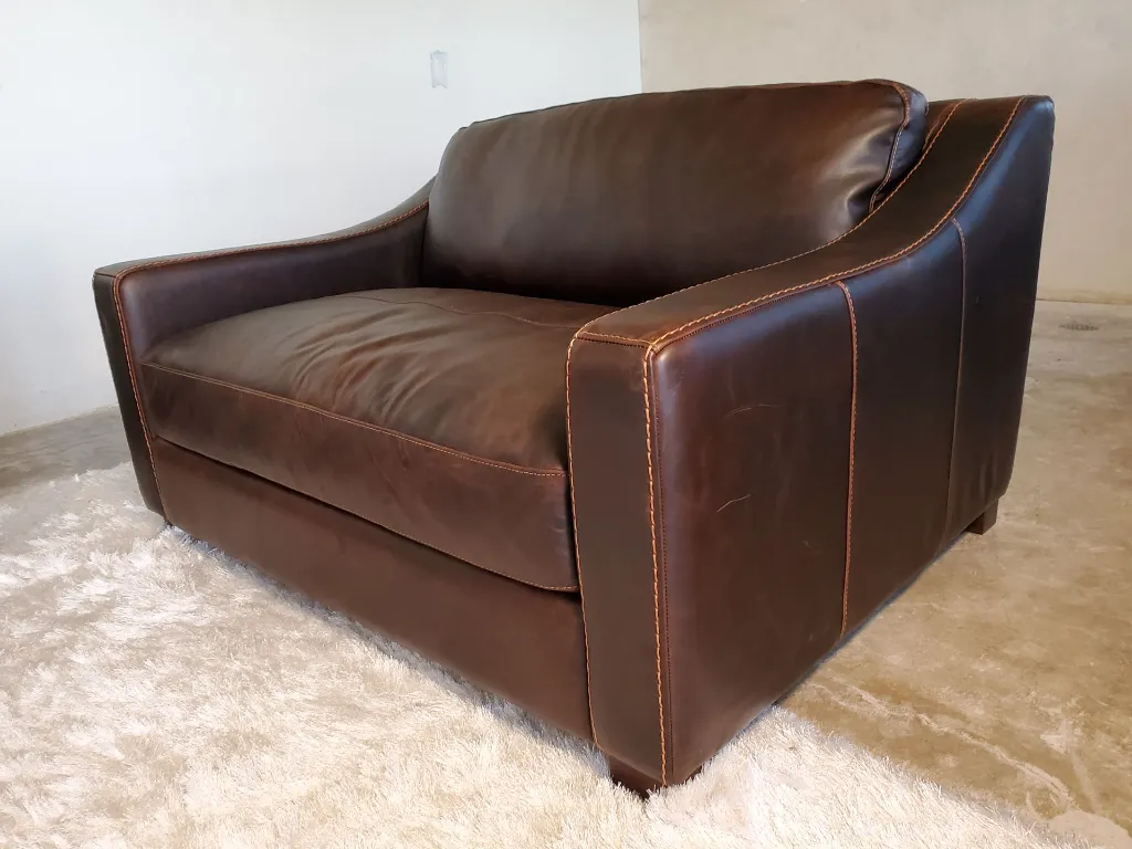 Lindenburg-leather-chair.webp