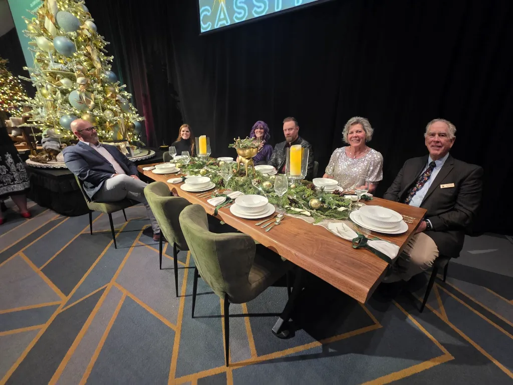 Organic-Forge-dining-table-event-people.webp