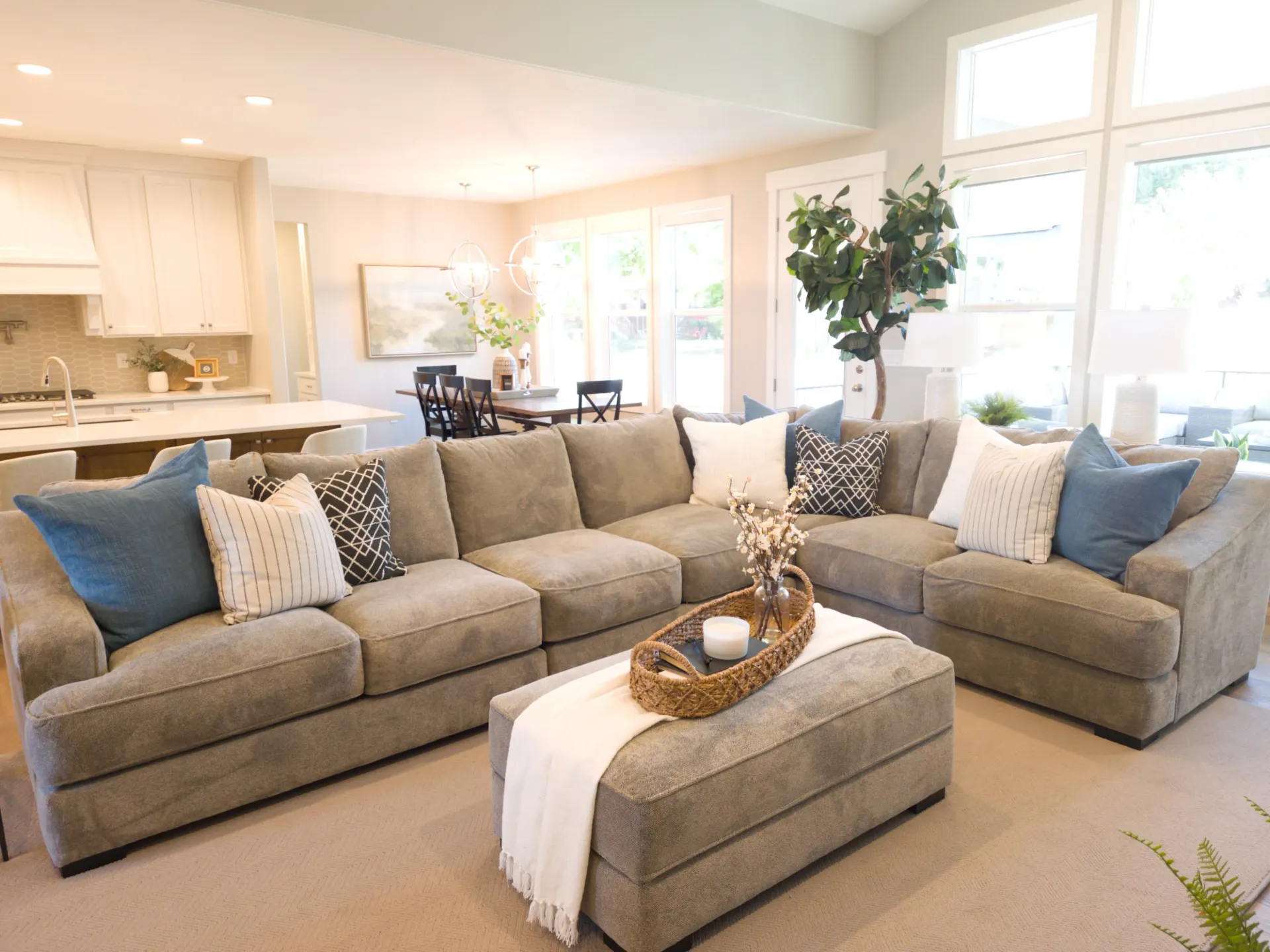338 BIJOU SECTIONAL